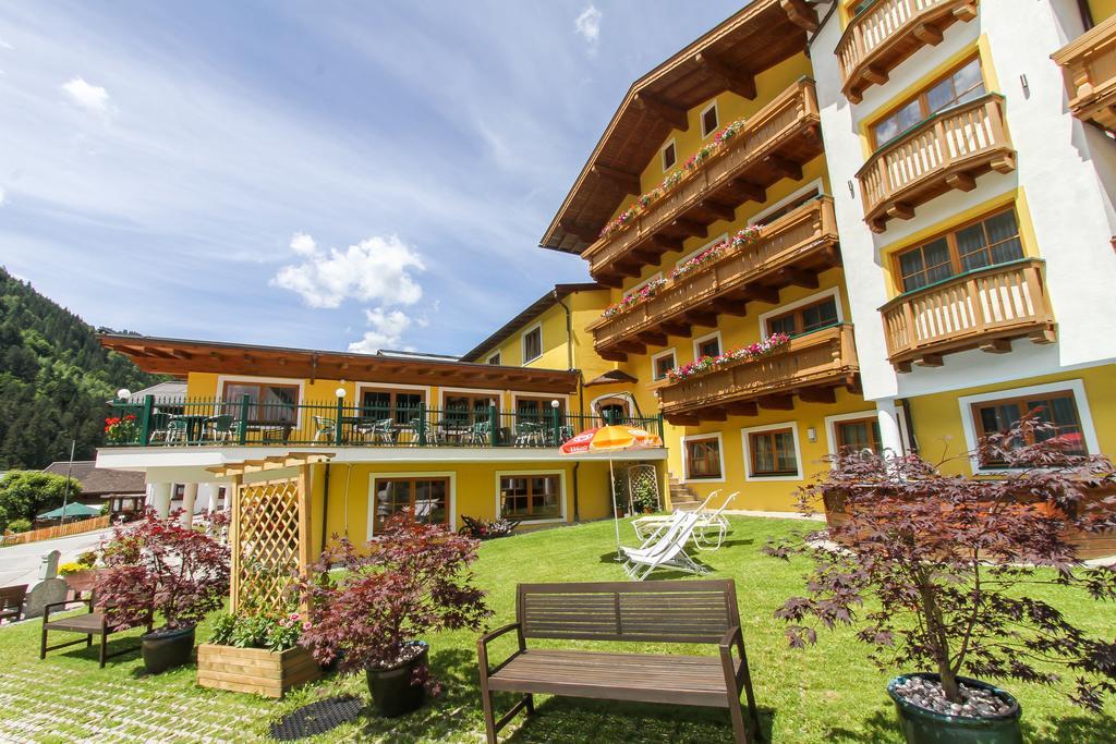 Hotel Oberwirt - Nahe An Saalbach Und Zell Am See, Viehhofen Sommercard Bagian luar foto